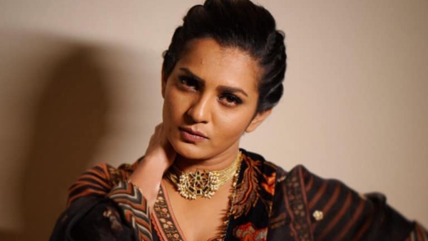 സര്‍ക്കാരിന്റെ ഒളിച്ചുകളിക്കെതിരെ തുറന്നു വിമര്‍ശിച്ച്‌ പ്രശസ്‌ത താരം പാര്‍വ്വതി തിരുവോത്ത്‌