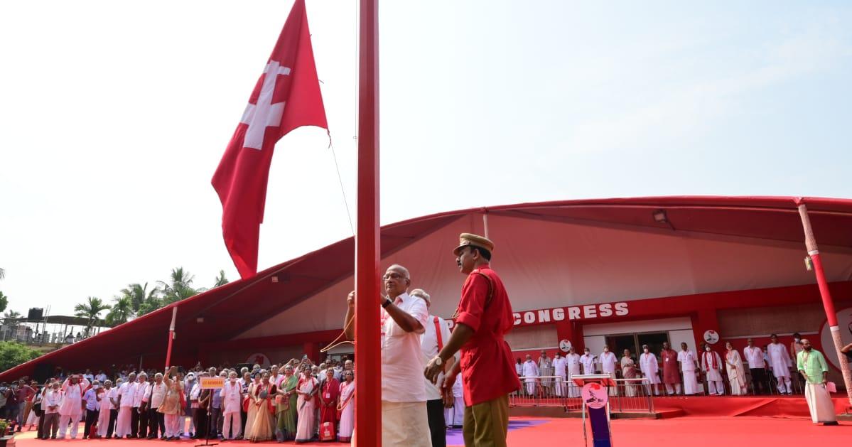 അഞ്ച് പതിറ്റാണ്ടിനിടയിൽ ആദ്യമായി ഇടതുപക്ഷ സർക്കാർ ഇല്ലാതെ രാജ്യം