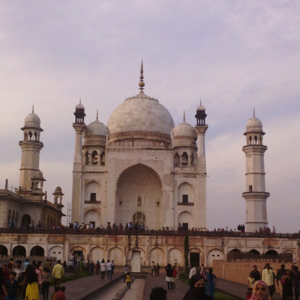 ഔറംഗാബാദ്…ഇവിടെയുമുണ്ട് ഒരു താജ്മഹല്‍, പട്ടം പറത്തുന്നവരുടെ നഗരം, കബാബിന്റെ ഹരമുള്ള മണമുള്ള രാത്രിത്തെരുവുകള്‍