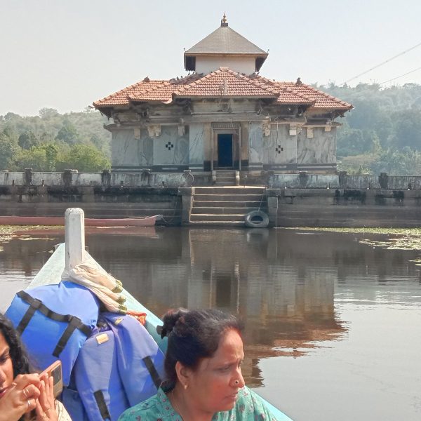 ഉഡുപ്പിയിലേക്കു പോകുമ്പോള്‍ ഈ തടാക ക്ഷേത്രം മറക്കാനാവാത്ത അനുഭവമാണ്…